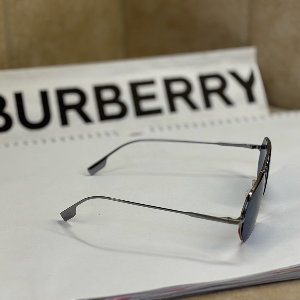 New Burberry B3140 1003/80 Men’s Sunglasses Blue Lenses and Silver Frame - Picture 11 of 15